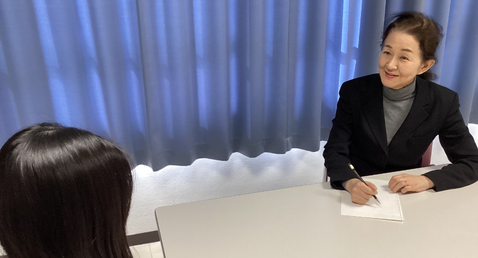 カウンセリングを受ける生徒の様子